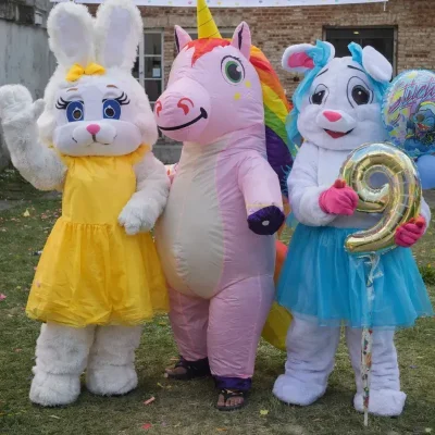 Conejita ely, Unicornio Arcoiris y conejito copito