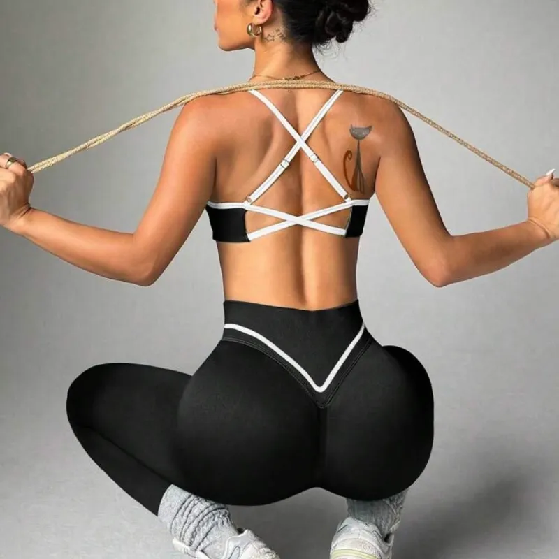 Conjunto deportivo negro