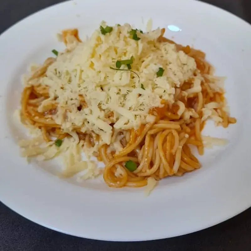 ESPAGUETIS NAPOLITANOS/NEAPOLITAN SPAGUETTI