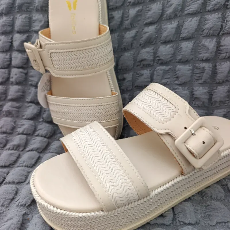 Sandalias altas