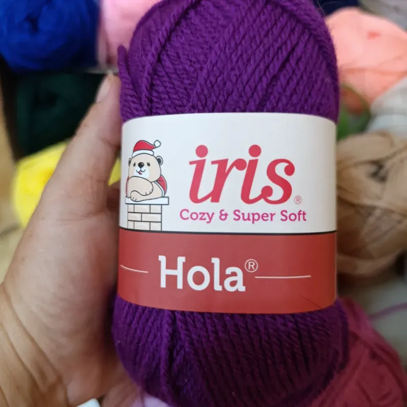 Hilo de estambre Iris color morado  uva