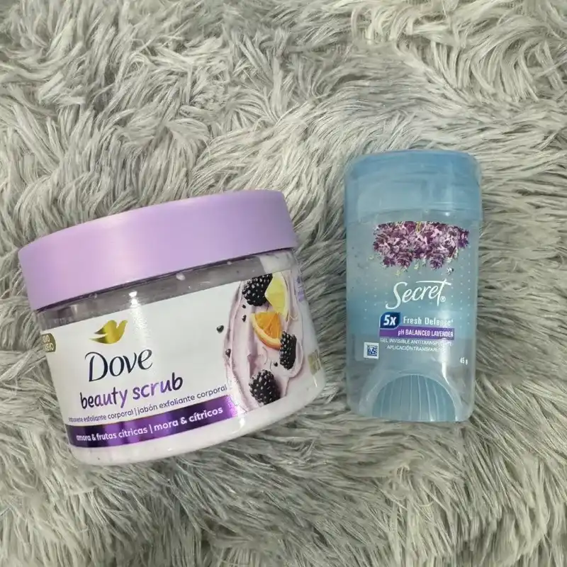  Set Dove + Secret – Exfoliación suave + protección fresca por 48 horas