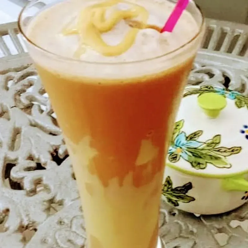 Malteada de cajeta con leche condensada