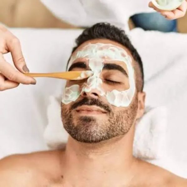 Limpieza facial masculina