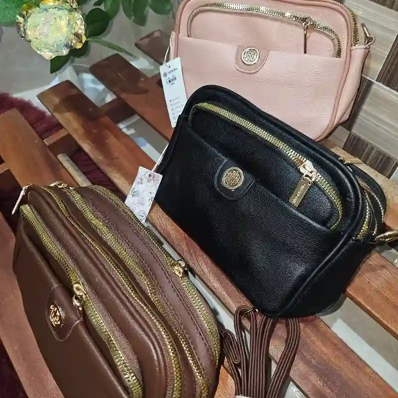 Bolsos de 3 divisiones de alta calidad con su tira para colgar