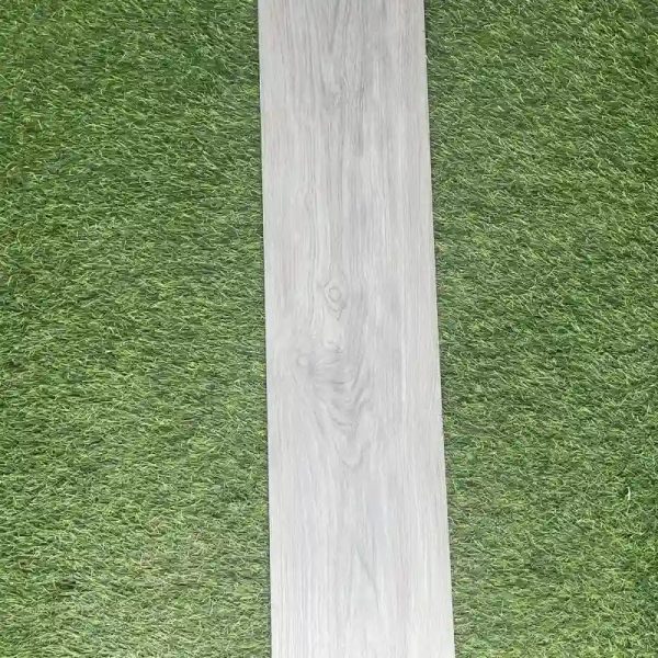 Losa de porcelanato imitación madera