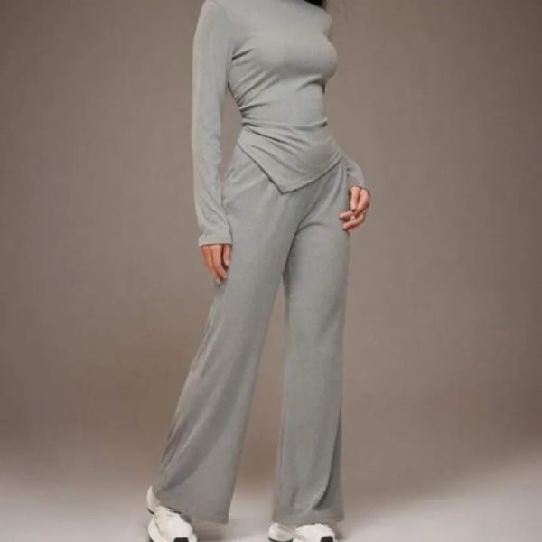 Conjunto gris claro