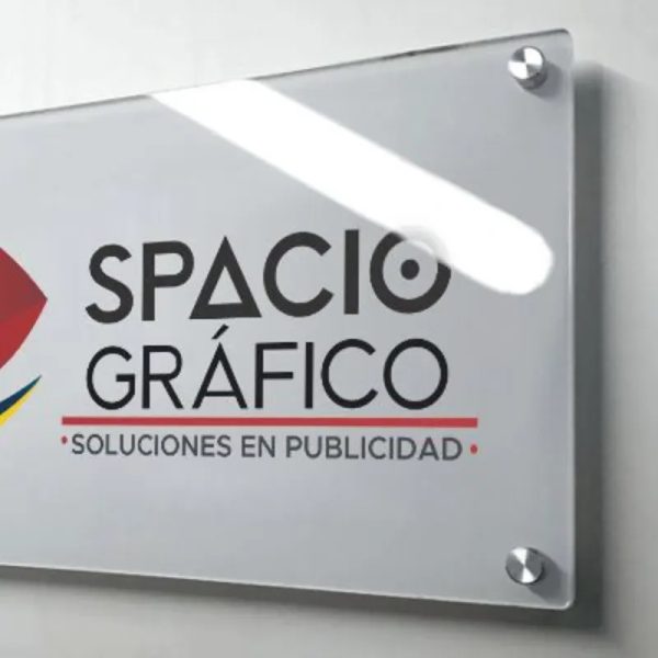 Carteles de Vinilo sobre Acrilico