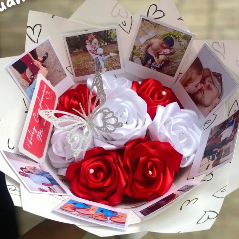 Ramo de 8 rosas con 8 fotos polaroids pequeñas