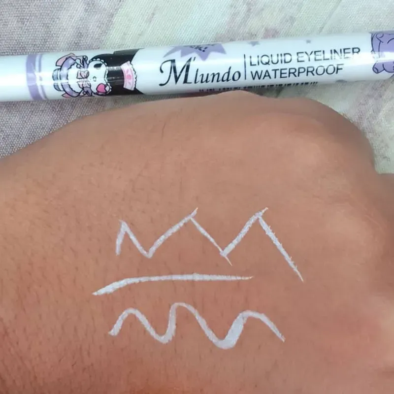 Delineadores de plumón blanco