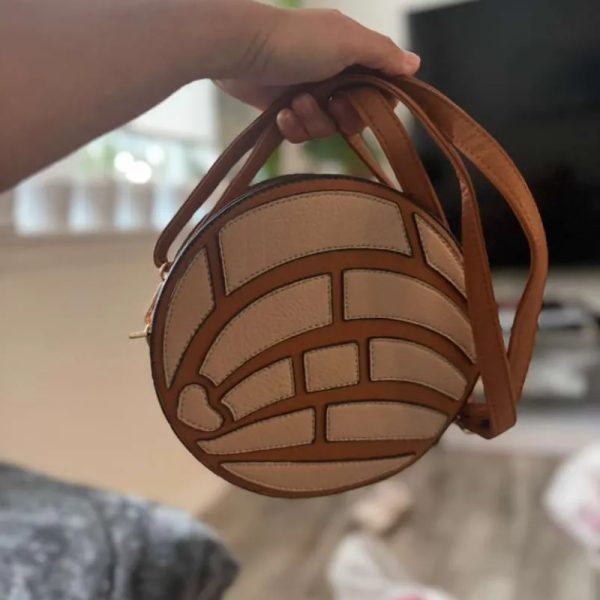 Cartera carmelita
