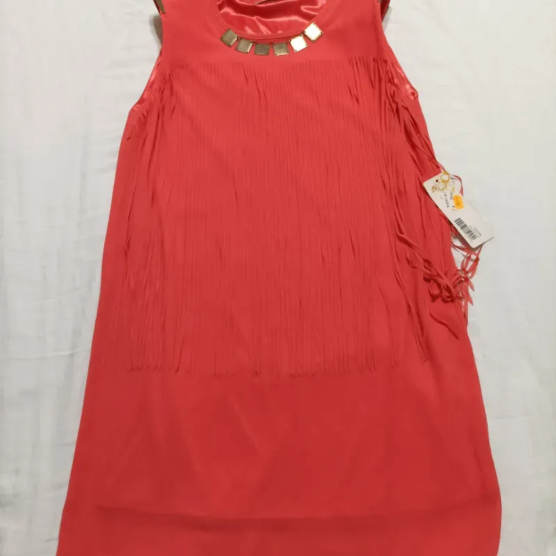 Vestido color salmon.
