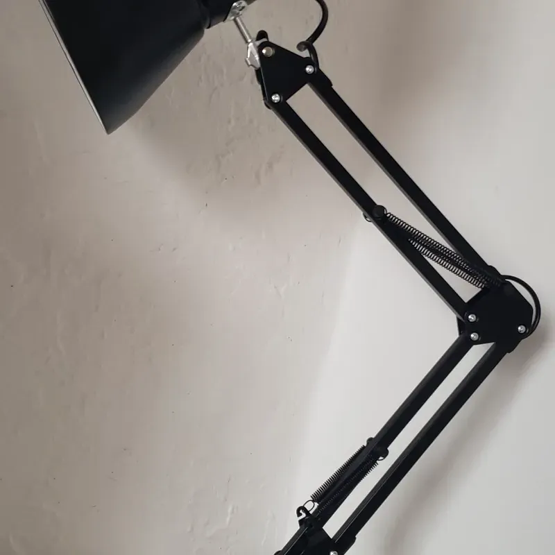 Lámpara de escritorio grande