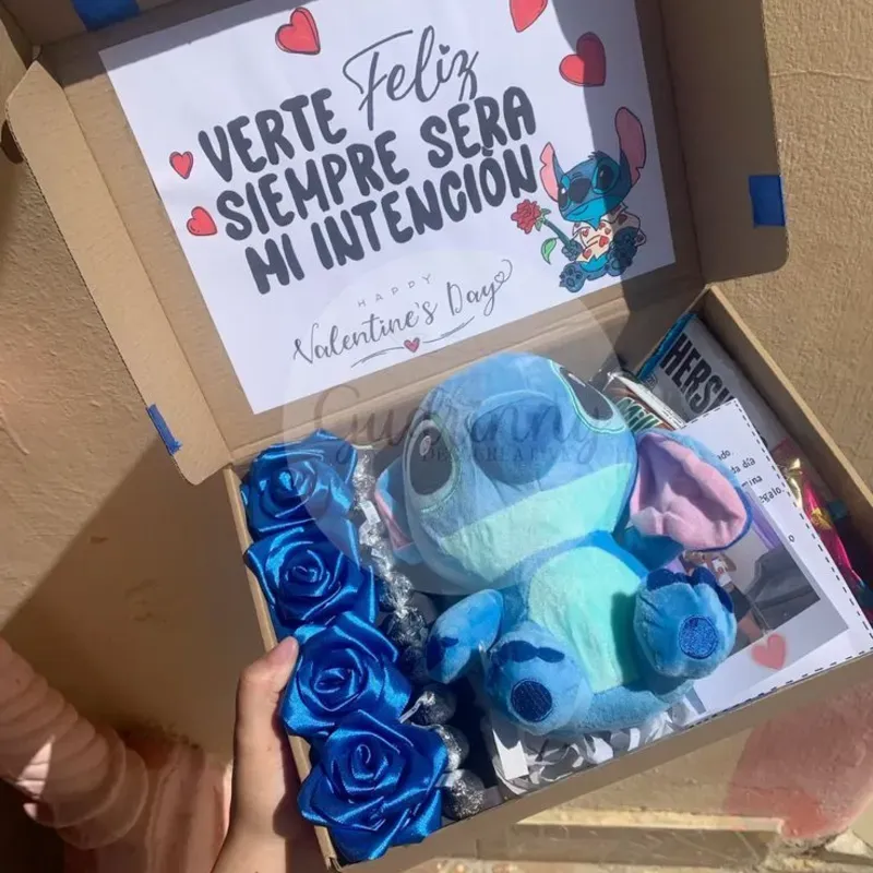 Caja sorpresa con Stich y rosas eternas 4