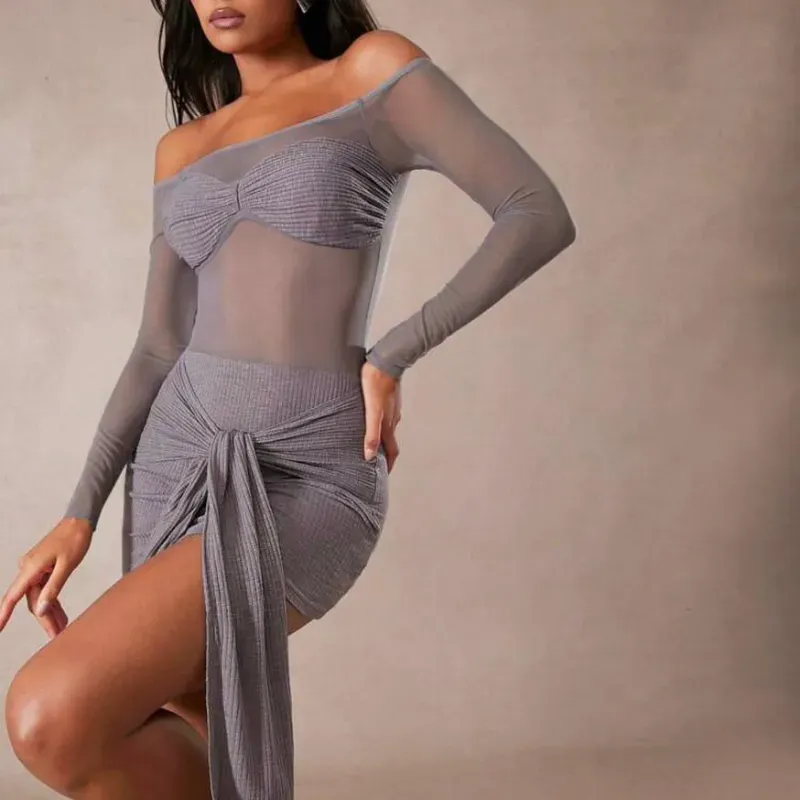 Vestido con transparencias 