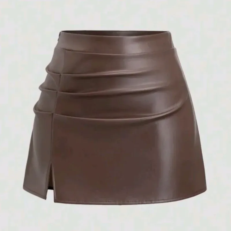  Falda vinil con pliegues — Marrón Chocolate