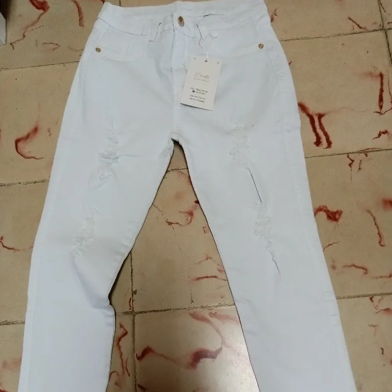 pantalones blancos ripiados