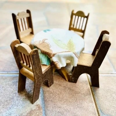 Juego de comedor para Barbies