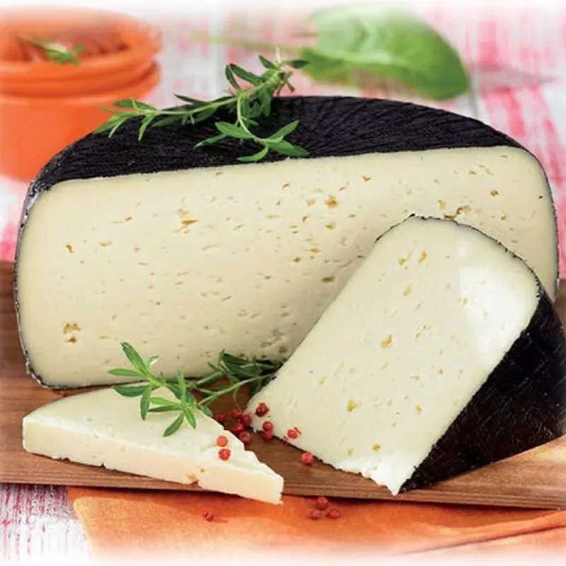 Empanada "Tres Quesos"