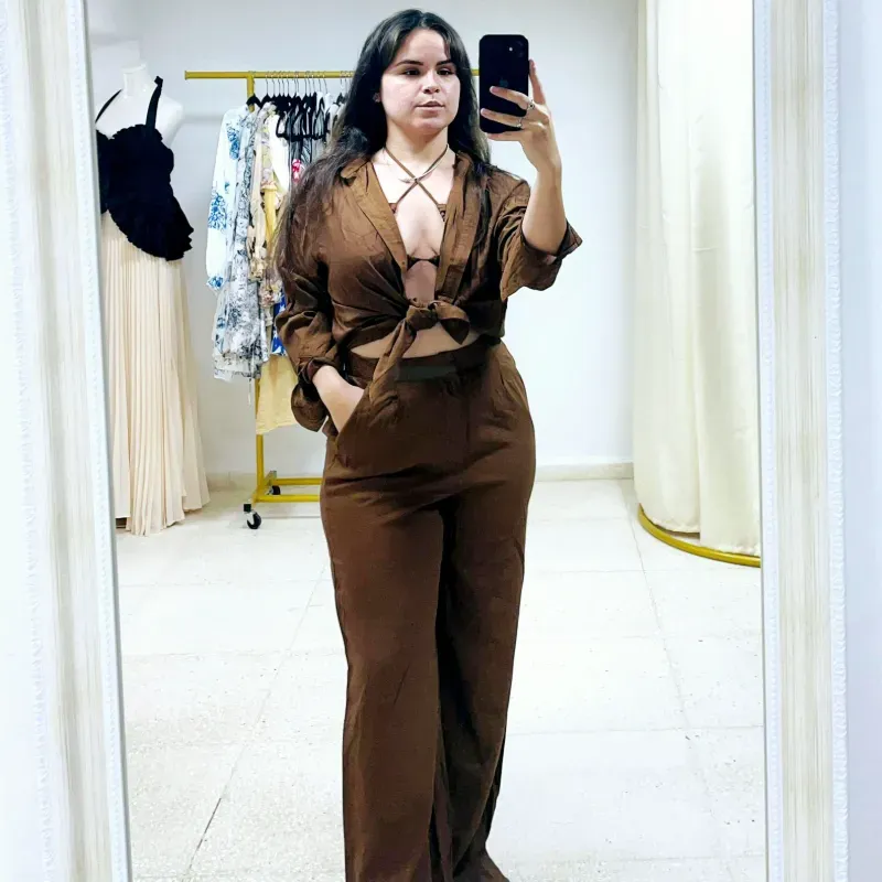 Set de 3 piezas top, camisa y pantalon carmelita