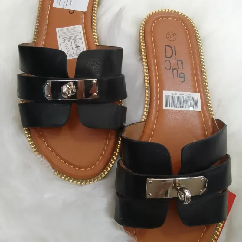 Sandalias negras