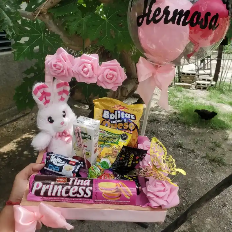 Cajita personalizada (peluche y color varía)