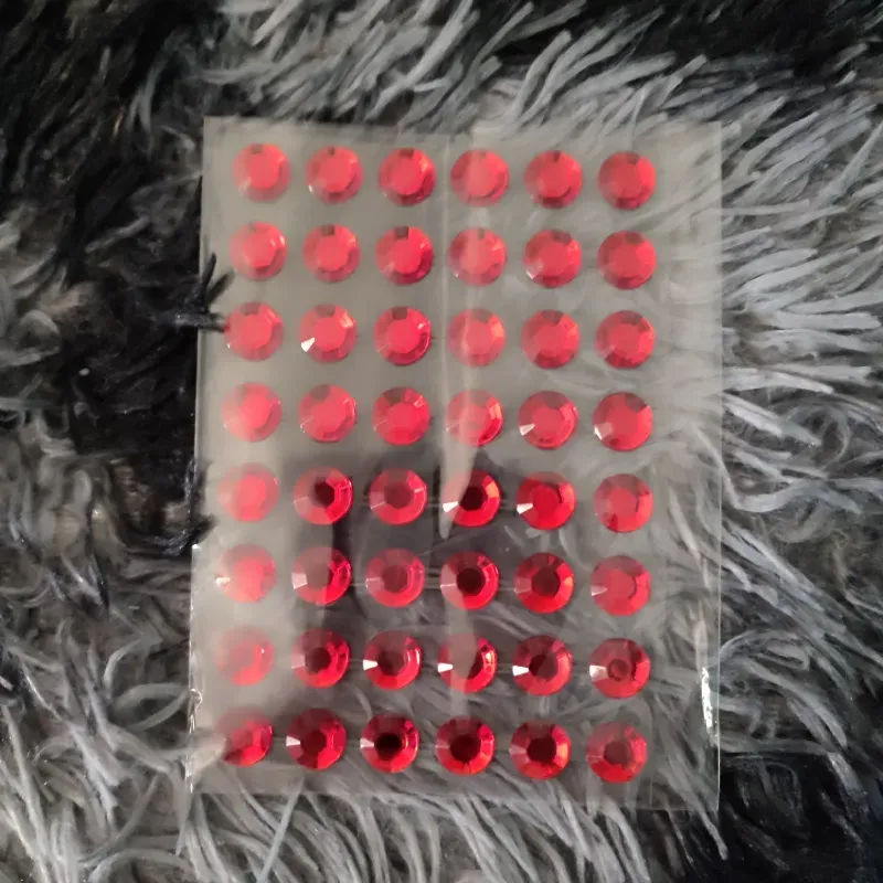 Stickers medias perlas rojas grandes