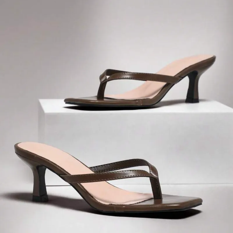 Sandalias de tacón marrón