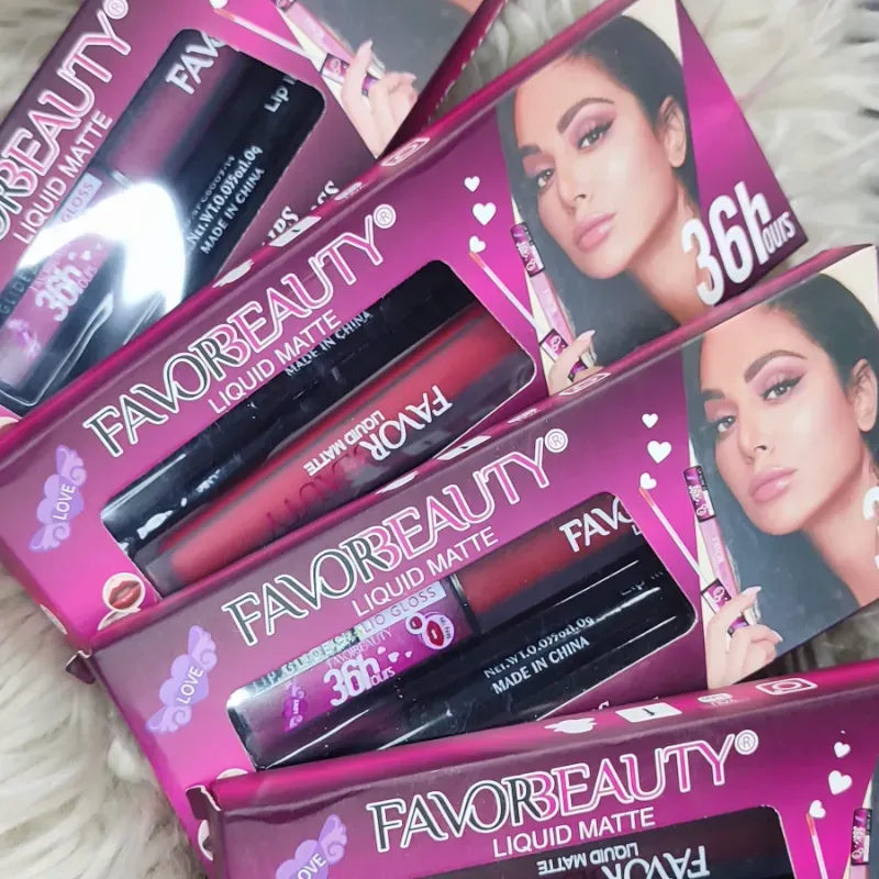 Conjunto de labial matte y lápiz delineador de labios