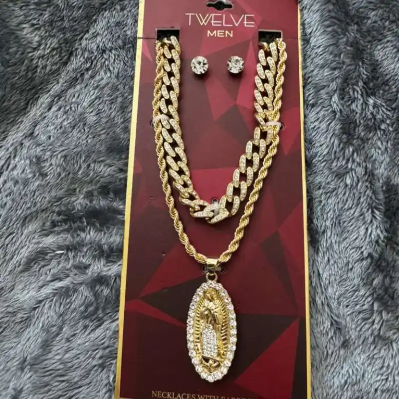 Juego de 2 cadenas con aretes