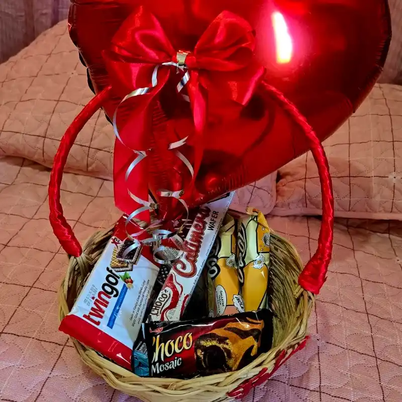 Cestas de Confituras con globos temáticos