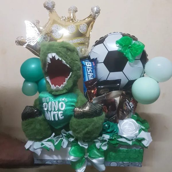 Caja rectangular con peluche
