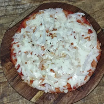Pizza Cebolla y Queso Gouda