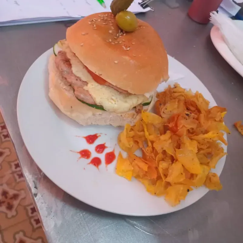 Hamburguesa La Casona 