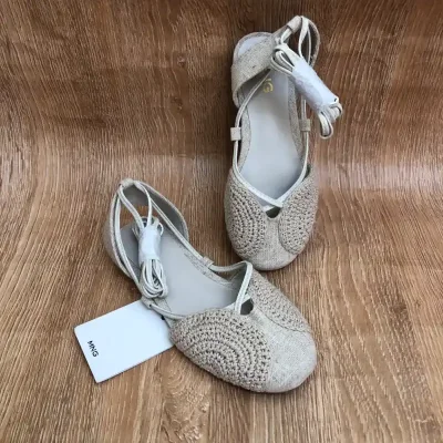 Sandalias Mango con crochet