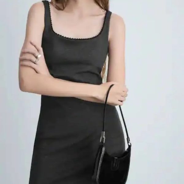 Vestido negro corto