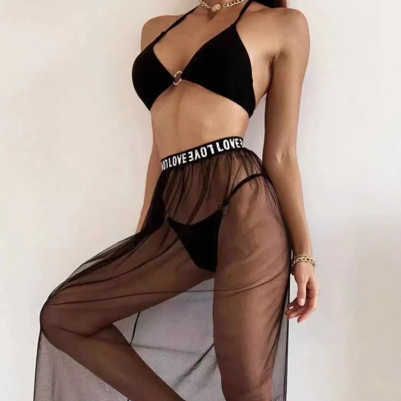 Traje de baño con pareo estilo falda