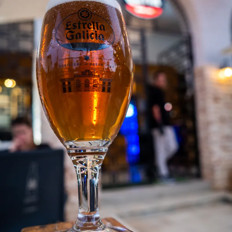 CERVEZA DISPENSADA ESTRELLA DE GALICIA!!