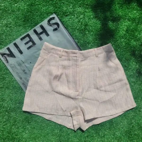 Short beige