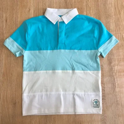 Polo color azul y blanco