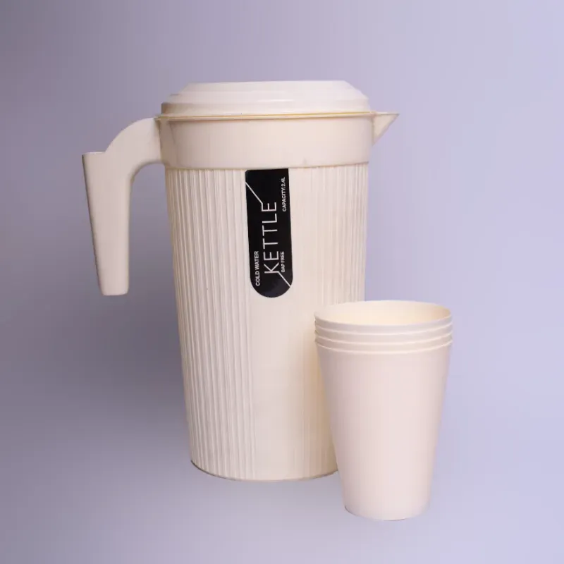 Jarra de agua plástica +4 vasos