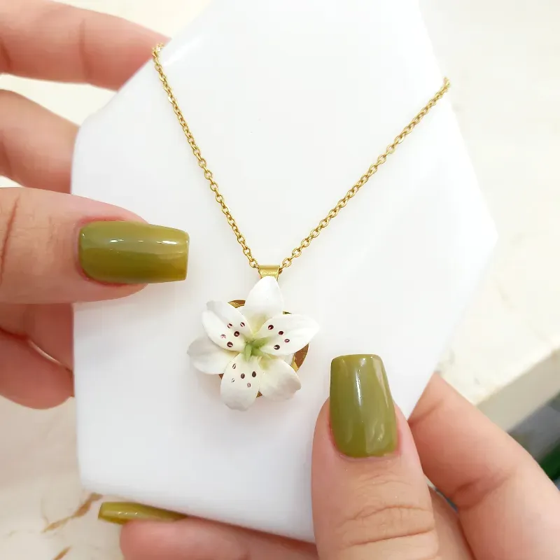 ✨Cadena de Lirios Blancos✨