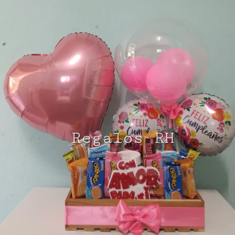 Combo de chuches y 4 globos