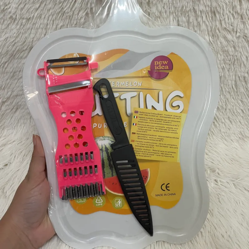 Tablas de picar con cuchillo y rallador