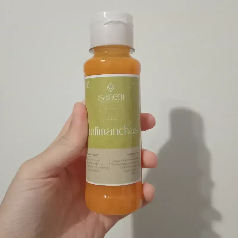 Gel limpiador antimanchas 