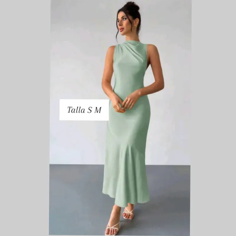 Vestido en satén sin mangas