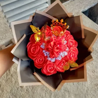 Arreglo de rosas eternas mediano