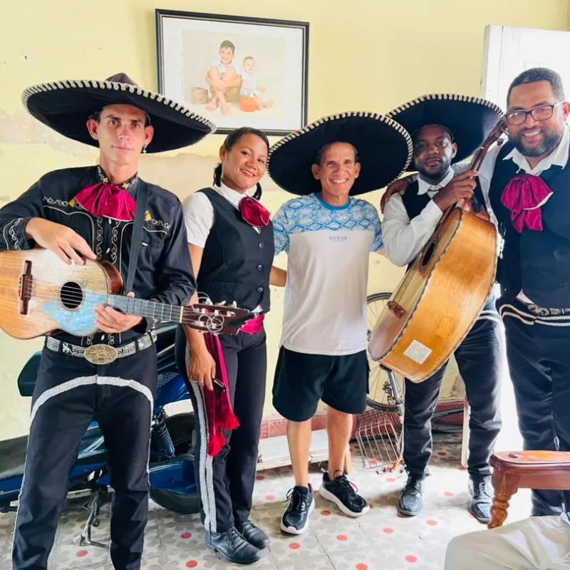 Serenata Larga (todos los músicos )