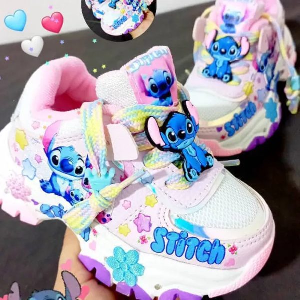  CORTE BAJO STITCH y familia cordones arcoiris Alumbra