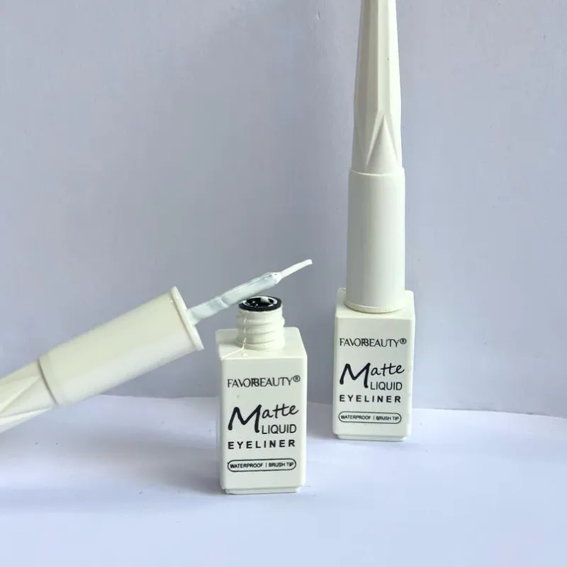 Delineador líquido blanco